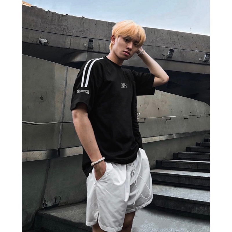 KANG - Gothic Logo T-shirt Áo thun unisex KANG form rộng logo thêu dành cho nam nữ