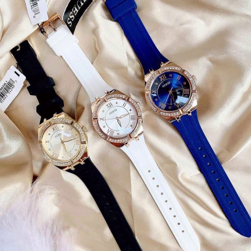 Đồng hồ nữ Guess GW0034L2 mặt tròn dây silicon chính hãng