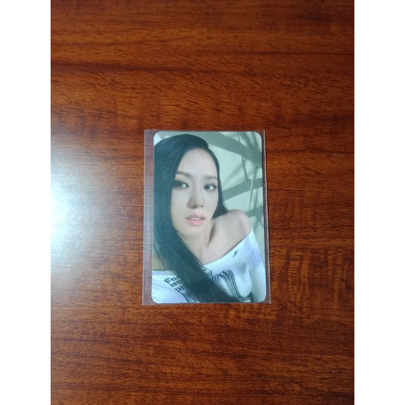 Card Jisoo first single ablum