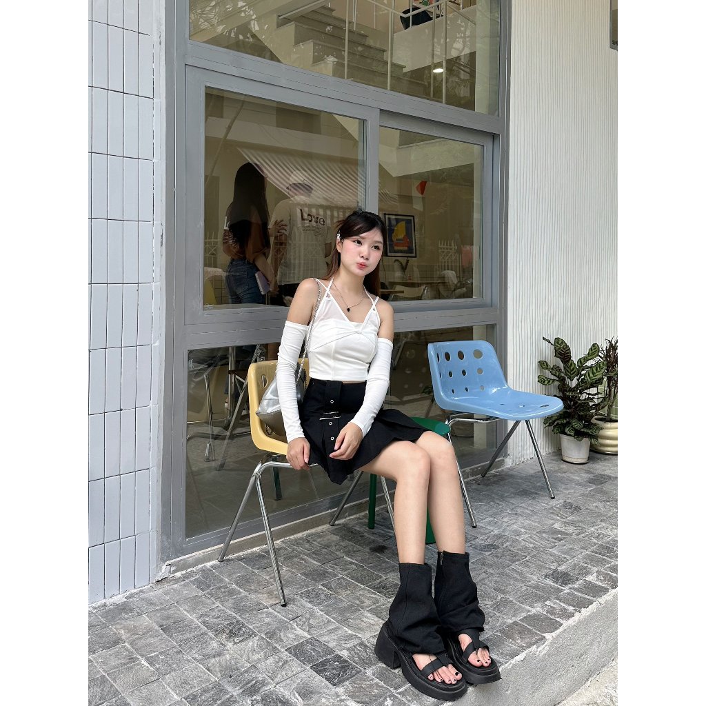 Áo croptop nữ tay dài kiểu yếm hở hai dây chéo vai cá tính | Ranshi Top | Secodee