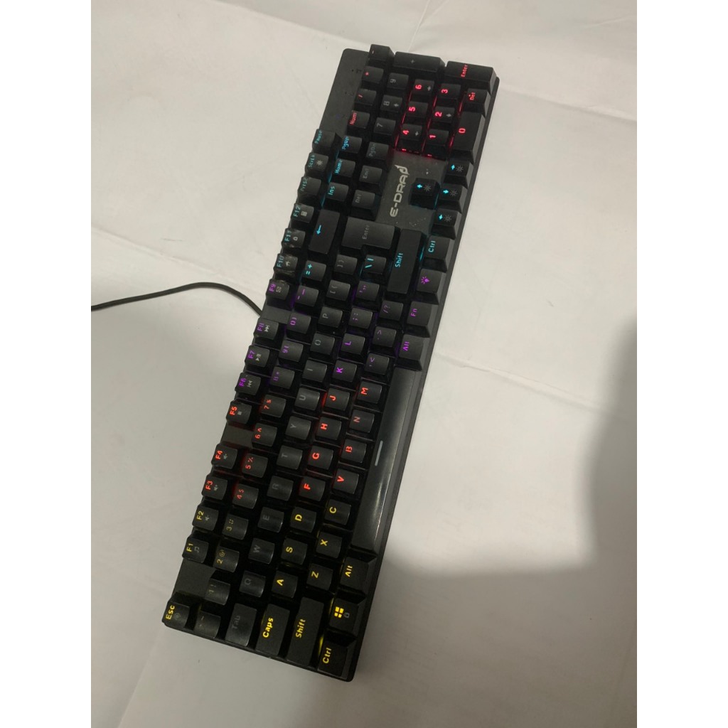 Bàn phím cơ dareu ck 526s hàng thanh lý còn tốt