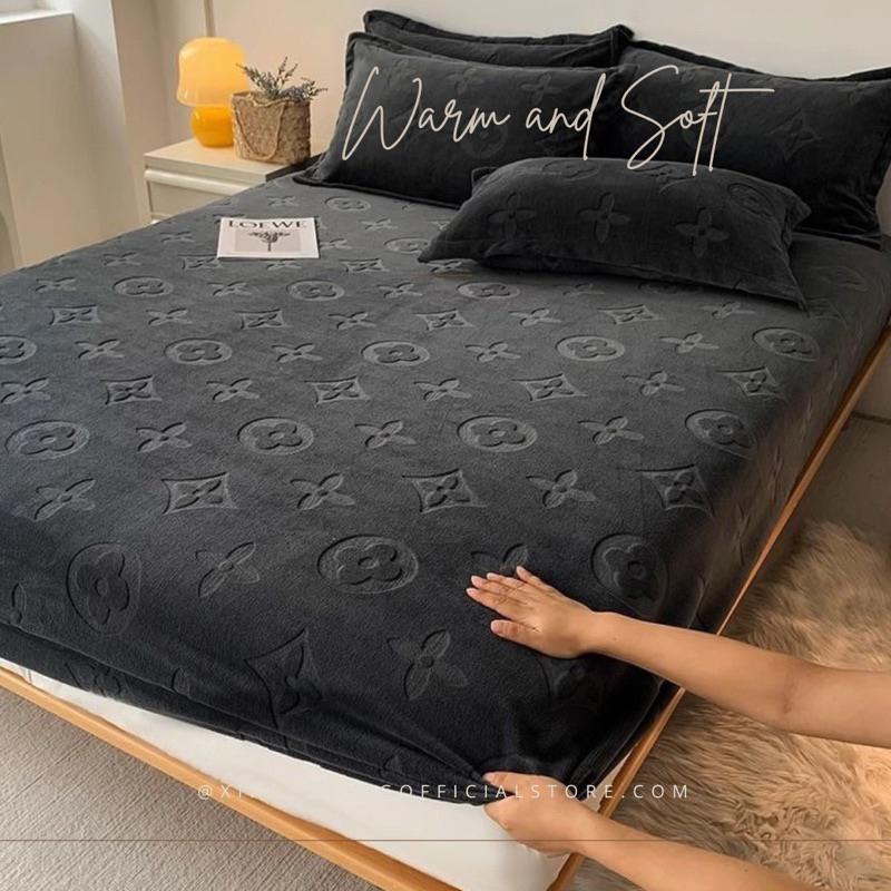 BỘ GA VÀ VỎ GỐI NỈ NHUNG BO CHUN DẤU DÀNH CHO NỆM <30F IN HOẠ TIẾT LV SANG TRỌNG MỀM MẠI ẤM ÁP