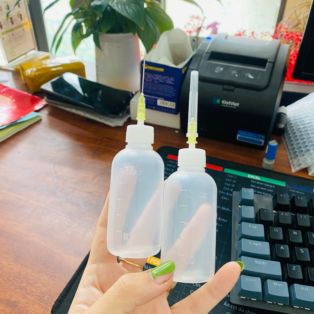 Bình kim chiết nước, dung dịch