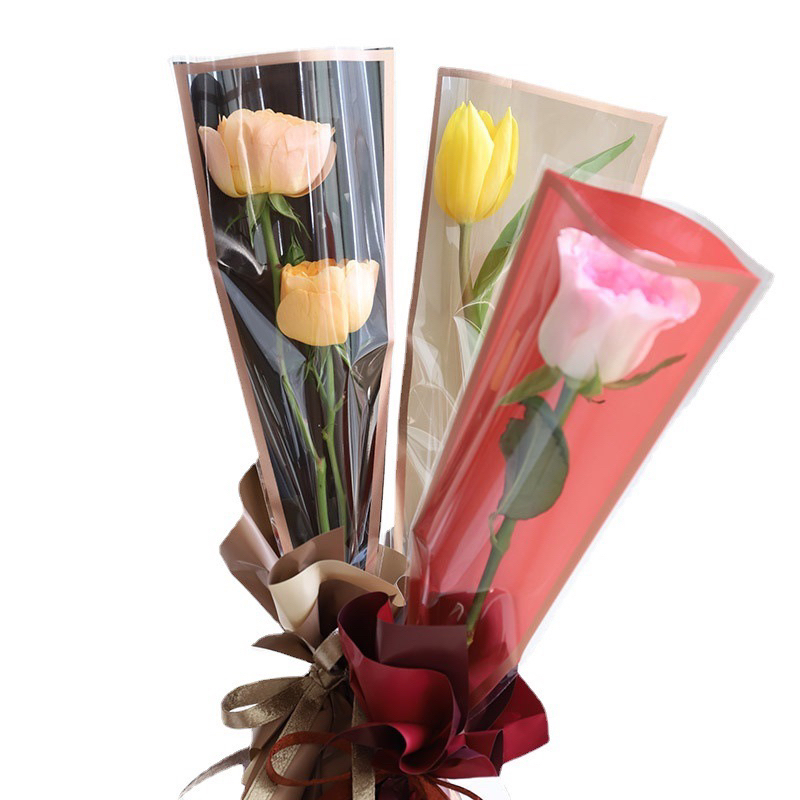 Giấy gói hoa tam giác viền vàng