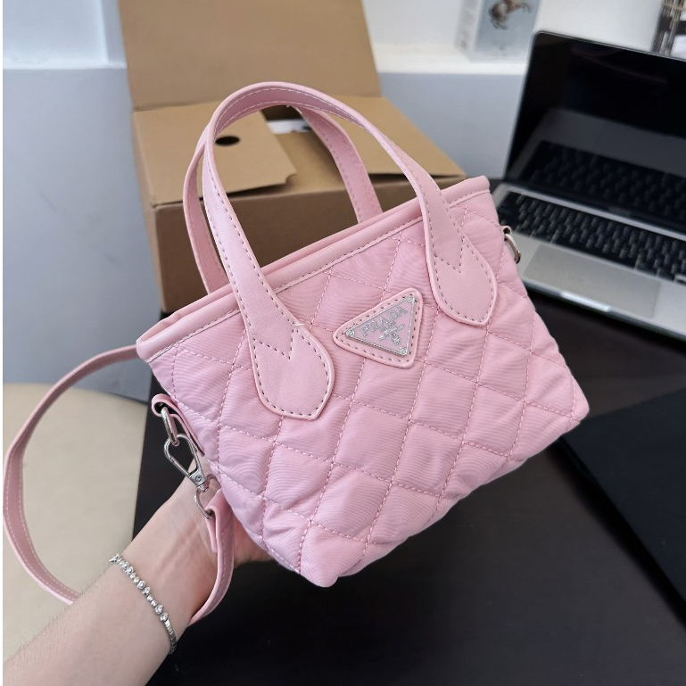 Túi quai xách TOTE mini dù thêu nữ màu hồng đen Prada kèm dây đeo chéo vai tiện lợi đựng nhiều đồ thoải mái