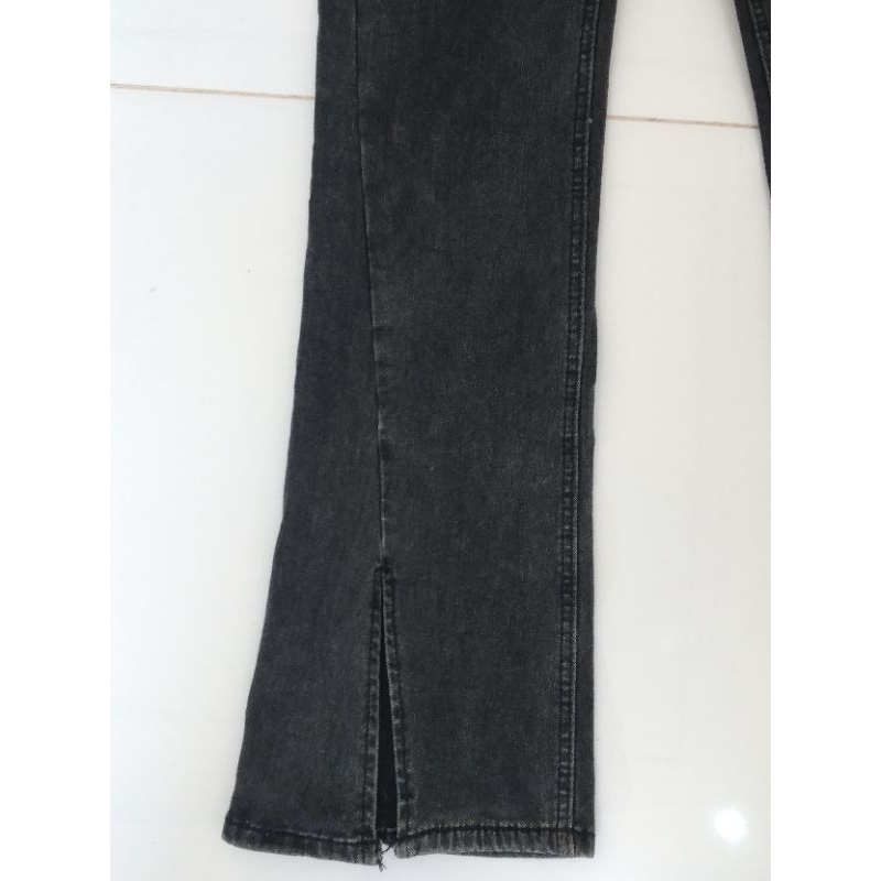 Jean Loe đen eo 68 dài 102