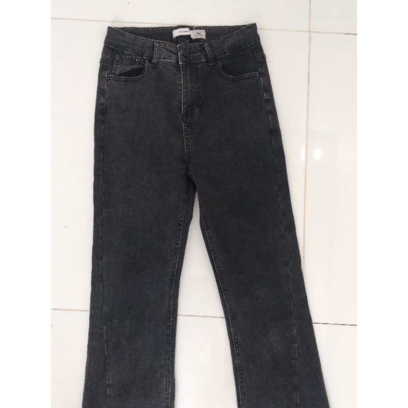 Jean Loe đen eo 68 dài 102