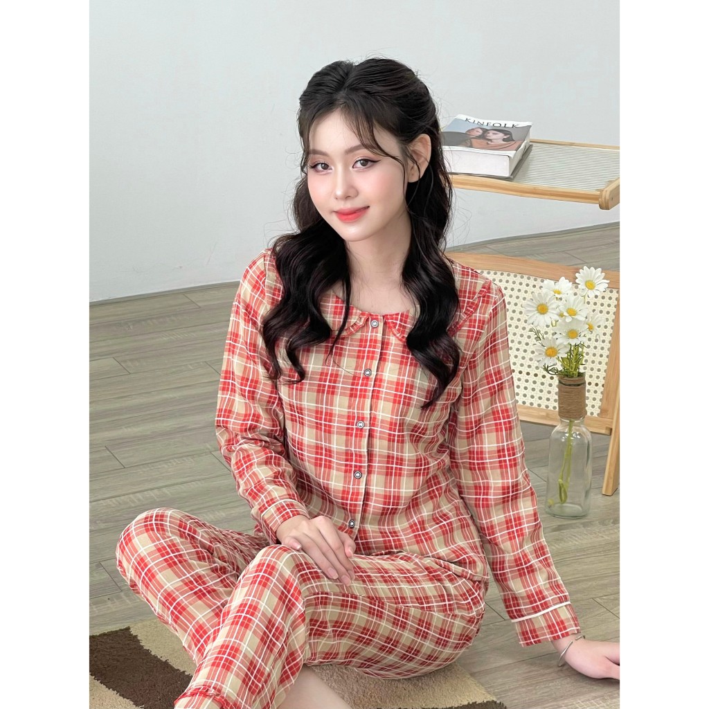 Bộ đồ ngủ thô hàn cao cấp nhà KELIN, họa tiết kẻ caro trẻ trung, kiểu dáng cổ sen áo dài quần dài, chất liệu thoáng mát