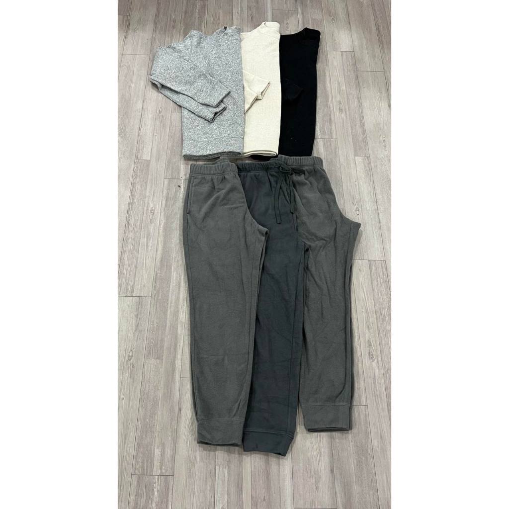 Bộ uni nam nữ đơn giản