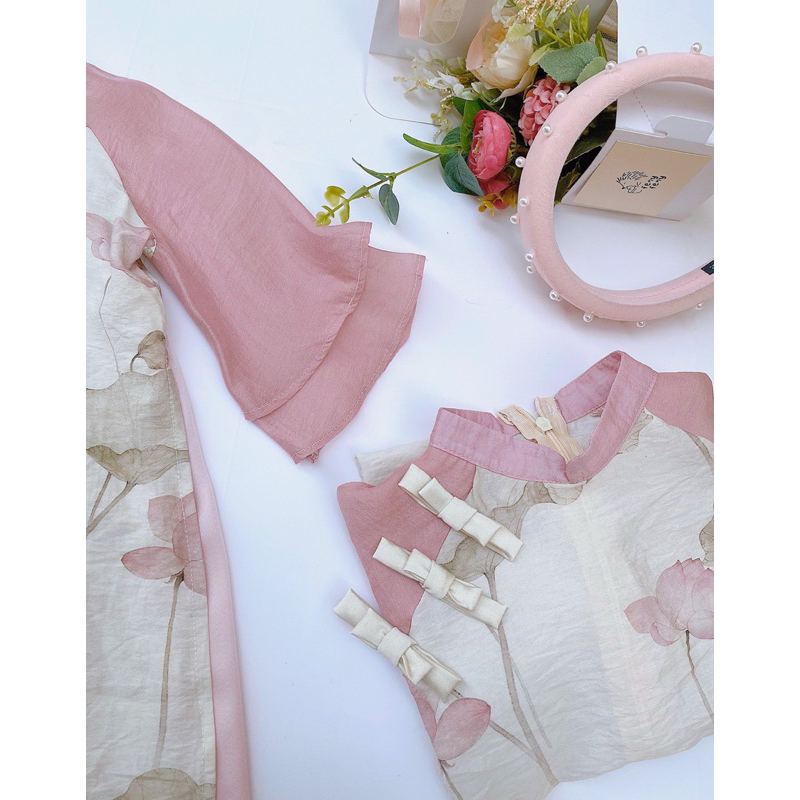 Set áo dài 3 chi tiết gồm áo quần và mấn cho mẹ và bé