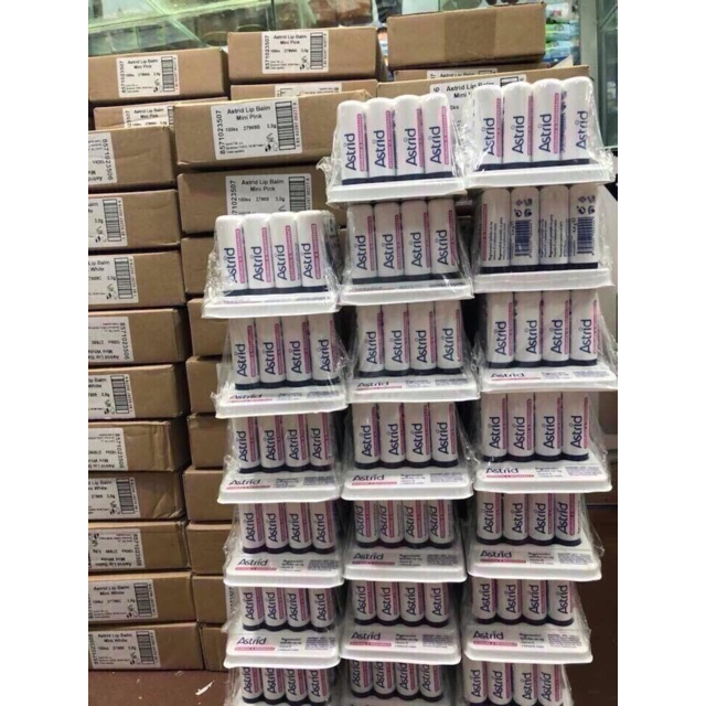 Son Dưỡng Môi Mỡ Hươu Astrid Multivitamin tẩy da chết, tái tạo môi mềm, dưỡng ẩm căng mọng