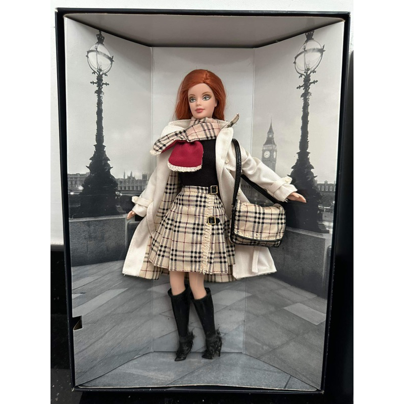 Búp bê Barbie Burberry