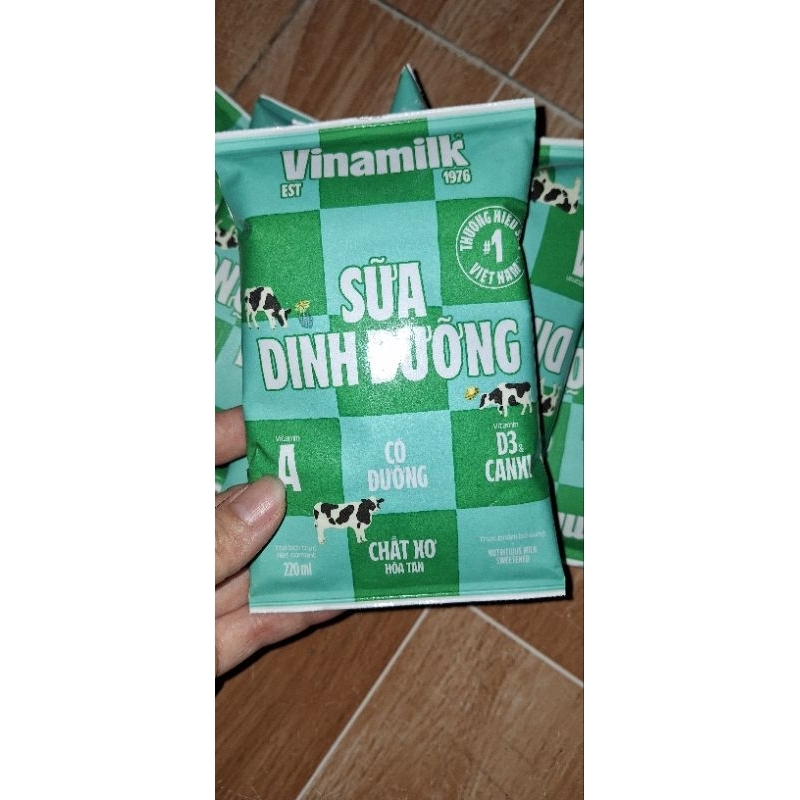 Sữa tươi có đường vinamilk 220ml bổ sung dinh dưỡng