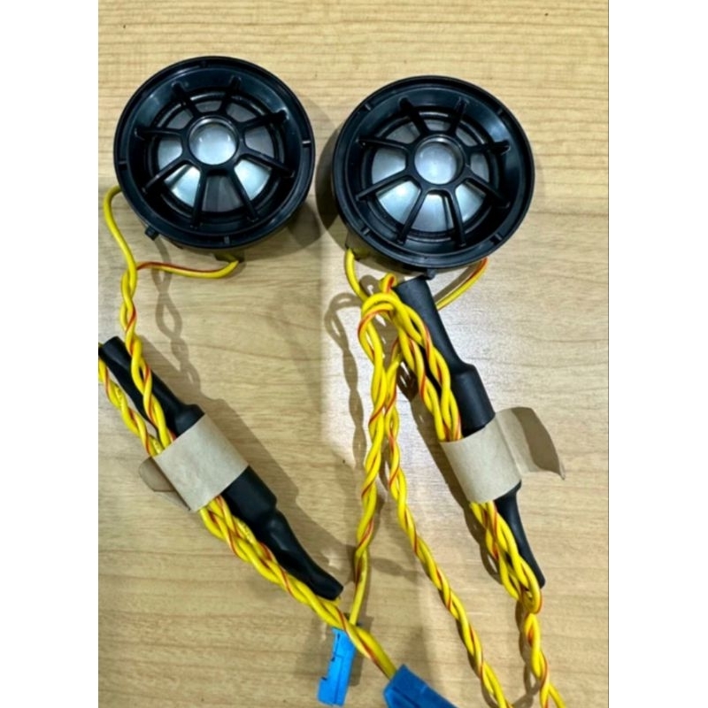 Treble Hamankadon tháo xe BMW ,giá 120k/1 cặp.