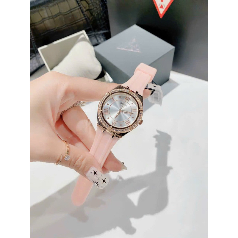 Đồng hồ nữ Guess GW0034L2 mặt tròn dây silicon chính hãng