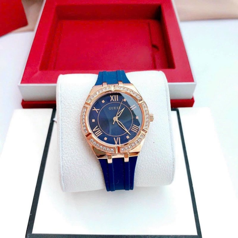 Đồng hồ nữ Guess GW0034L2 mặt tròn dây silicon chính hãng