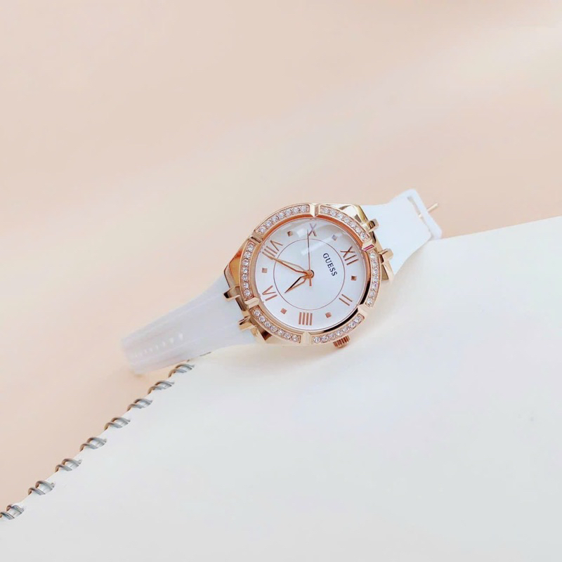 Đồng hồ nữ Guess GW0034L2 mặt tròn dây silicon chính hãng