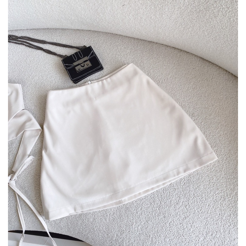 Florence- Set áo croptop cổ V chéo dây lưng và chân váy chữ A