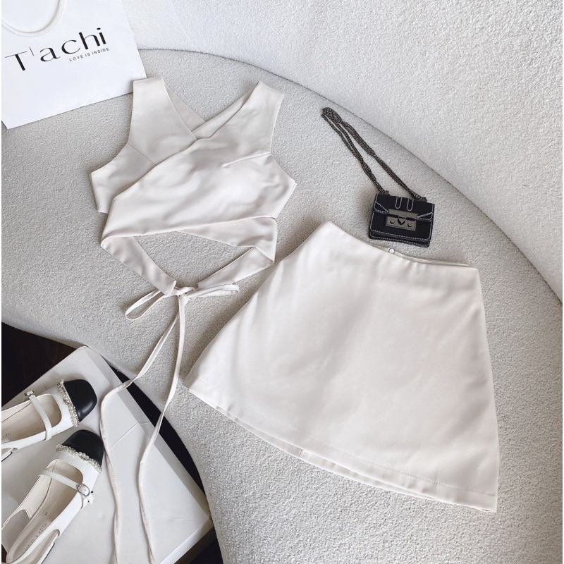 Florence- Set áo croptop cổ V chéo dây lưng và chân váy chữ A