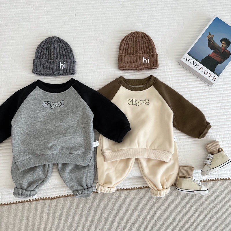 TE457- Bộ áo +quần cho bé trai bé gái Hokiha Kids chất nỉ ép dày dặn, mềm mại in chữ GIGO phối màu năng động size 8-16kg