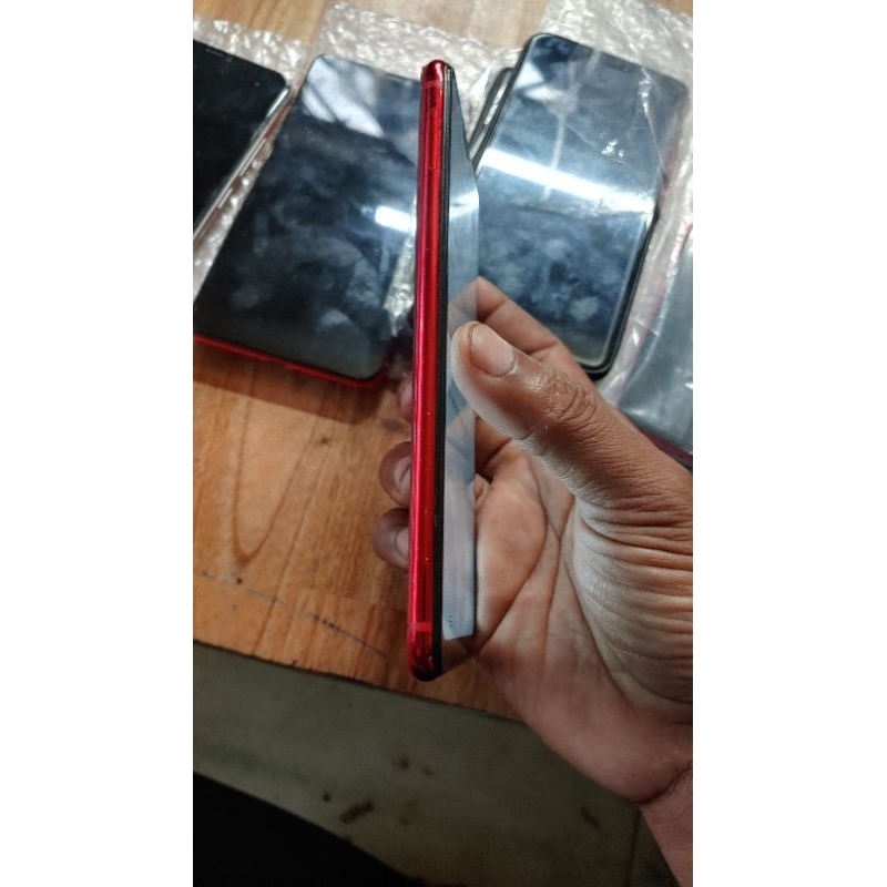 Điện thoại vivo x21i. ram6 rom 64gb đã qua sử dụng đẹp như mới