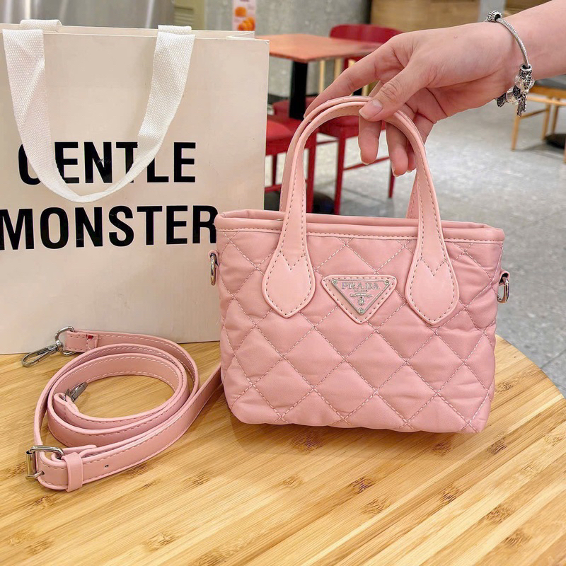 Túi nữ đeo chéo vải dù mác Pra 2 quai xách cầm tay 2 màu đen hồng