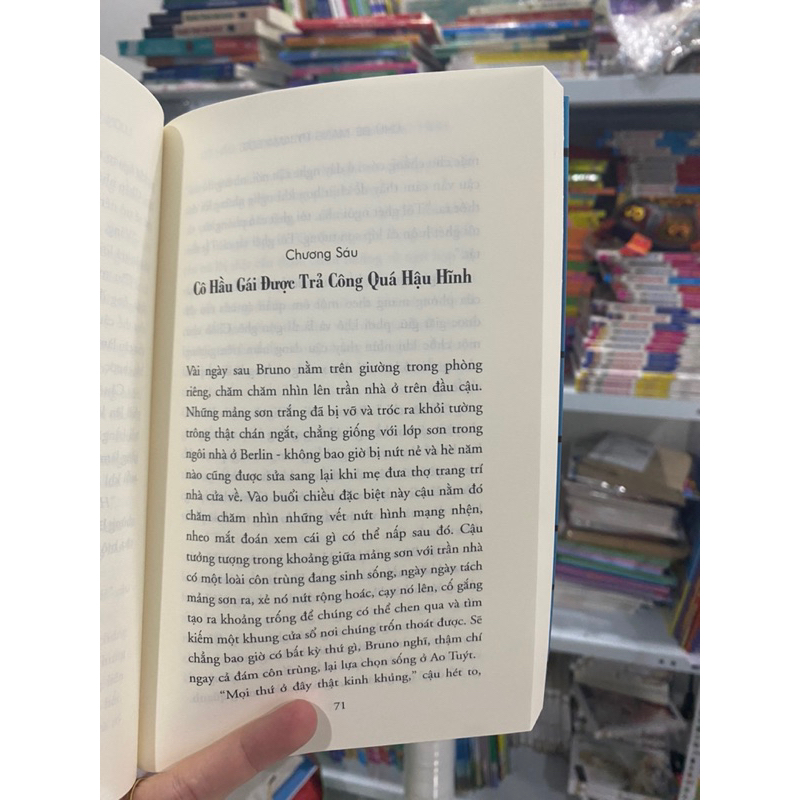 Sách - Chú bé mang pyjama sọc