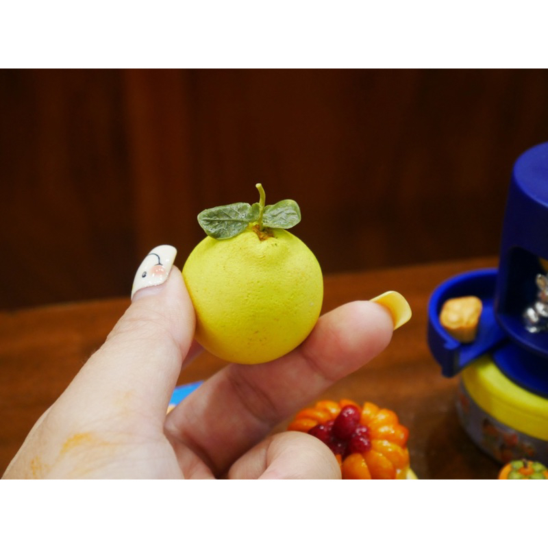 Trái bưởi thu nhỏ bằng đất sét