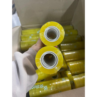 1 cuộn băng keo trong 1cm