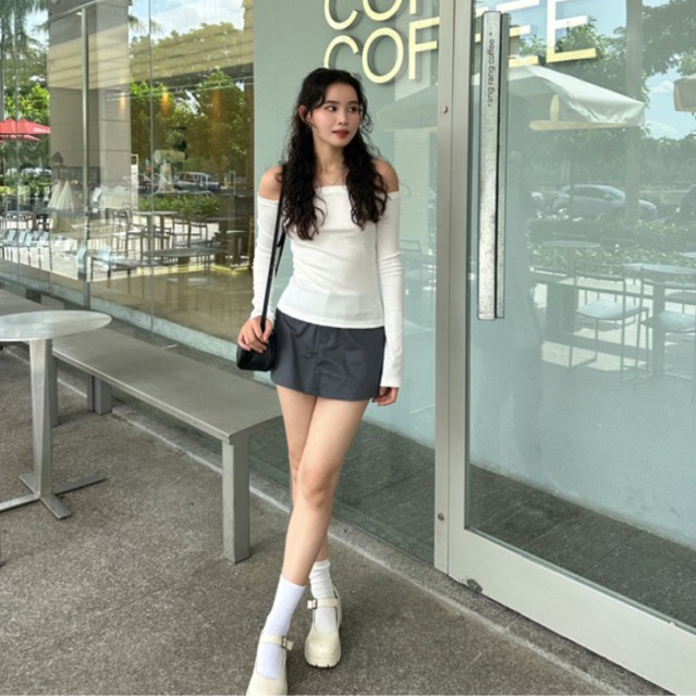 LISA DEROSE LONGSLEVES - Áo thun gân trơn trễ vai hai bên