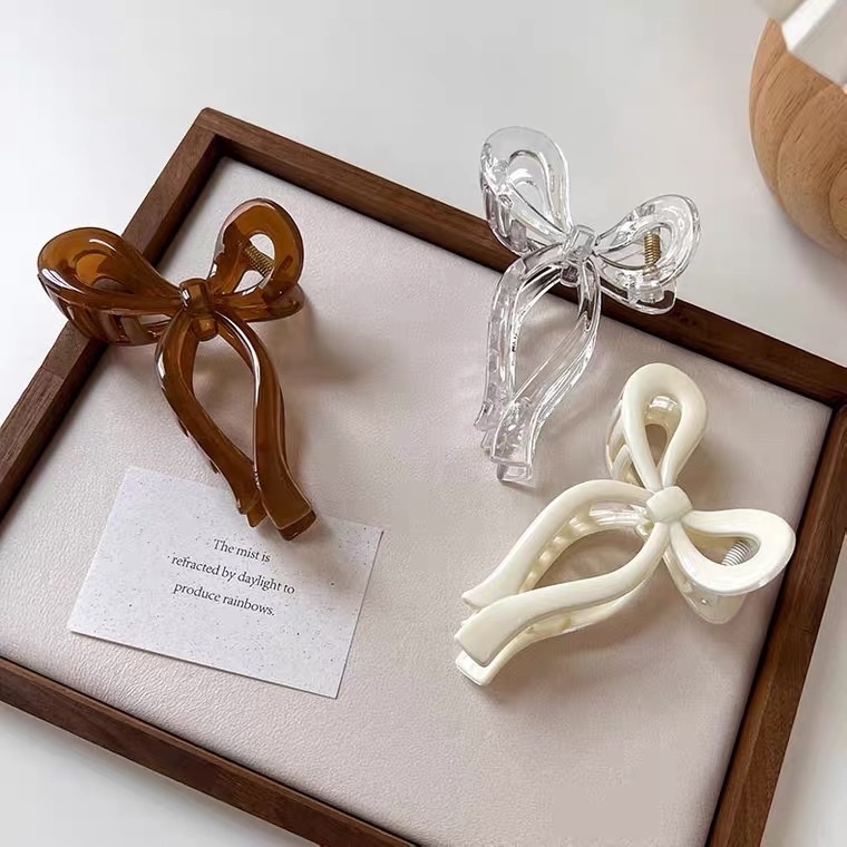 Kẹp gắp thắt nơ nhựa