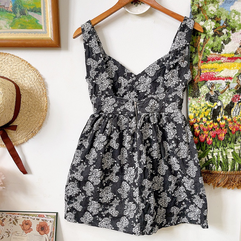 Đầm dây hoa denim