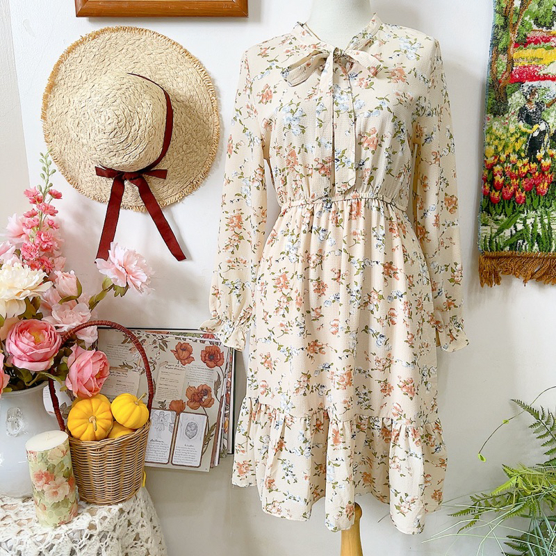 Đầm hoa nhí tay dài dễ thương