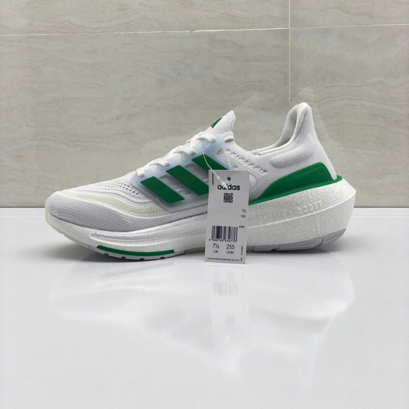 Giày thể thao Adidas ultraboost light. tặng kèm vớ
