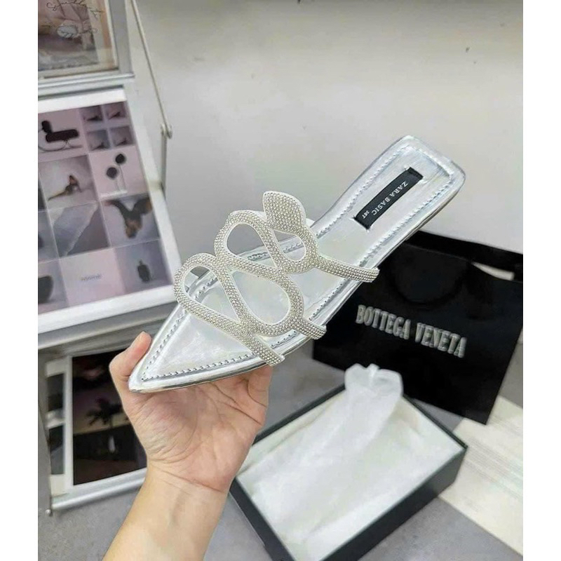 Dép rắn hot trend