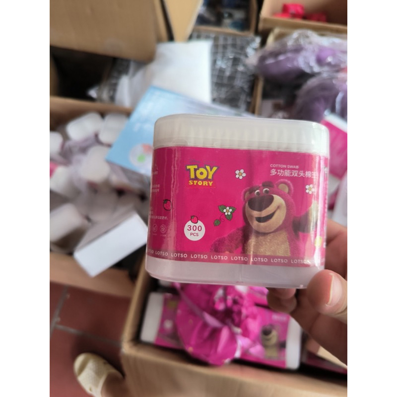 Hộp 300 Tăm Bông Ráy Tai Ngoáy Mũi 2 Đầu GẤU DÂU Thân Cán Gỗ