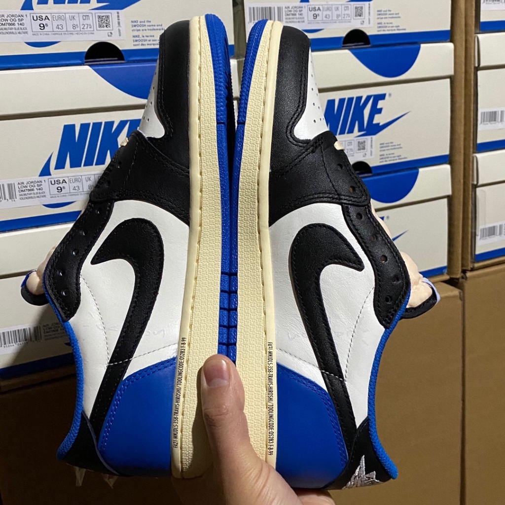 Giày Air Jordan 1 Retro Low  x Travis Scott