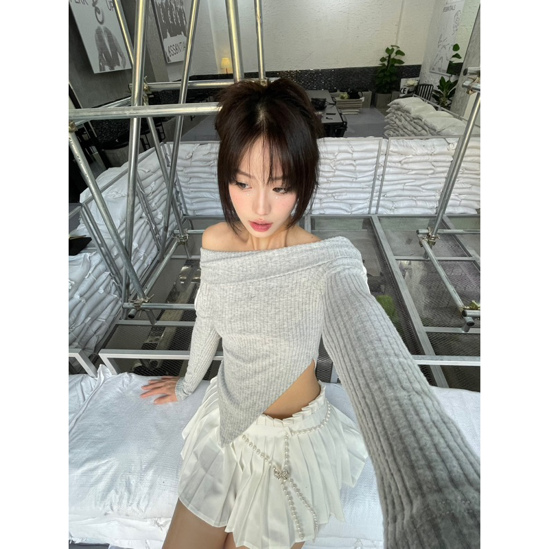 Áo thun trễ vai dài tay thắt nơ tà chéo | ZOEY TOP - CLÉLIE