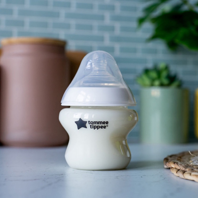 Bình sữa Tommee Tippee 150ml - mẫu trắng trơn - núm Âu số 1