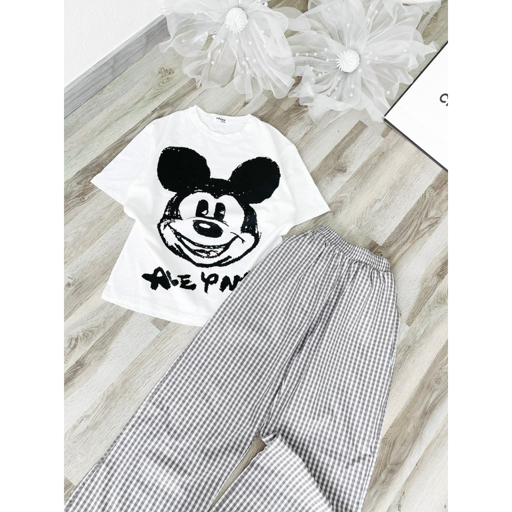 SET ÁO THUN TRẮNG IN HÌNH + QUẦN CARO SUÔNG NHÍ