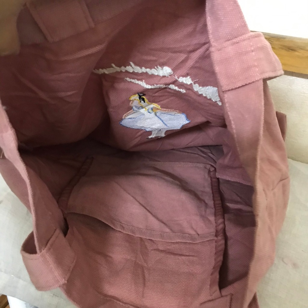 Túi tote hình thêu hiệu Hàn