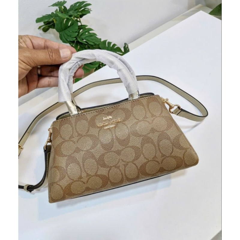 Túi COACH Zuri Crossbody