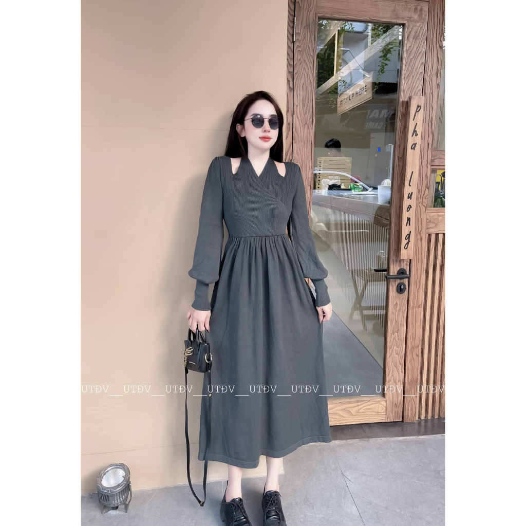 Váy len tăm tay bo xòe cổ yếm 4 màu dáng dài dày dặn