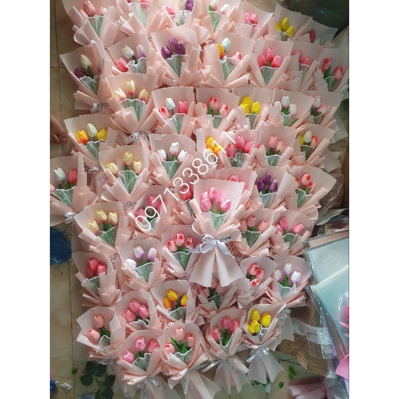 Bó hoa tuy líp 1 -7 bông kèm túi thiệp