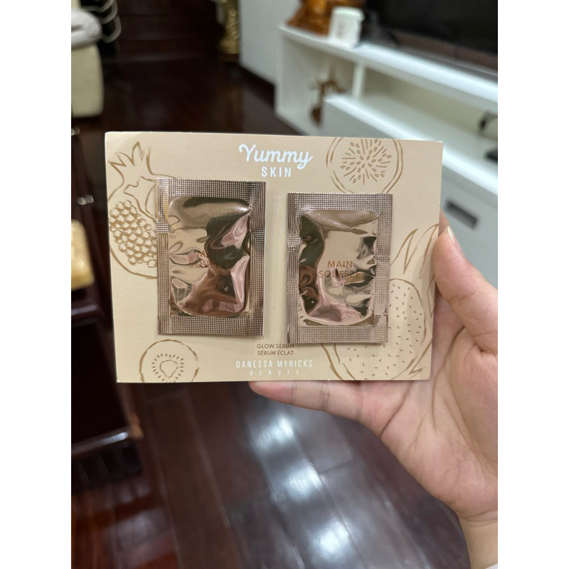 (Sample 2mlx2) Serum kem lót siêu dưỡng ẩm căng bóng Yummy Skin Glow Serum