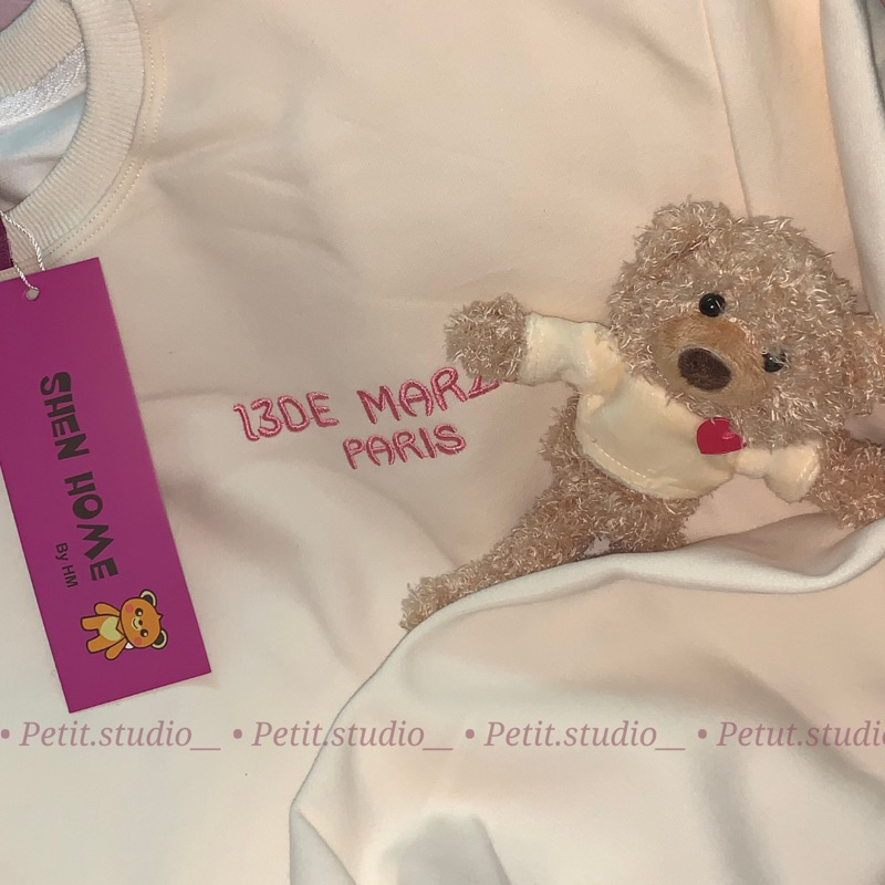 ÁO SWEATER 13 DE M@RZE THÊU KÈM GẤU - HÀNG QUẢNG CHÂU