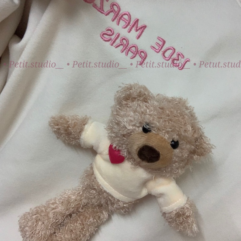 ÁO SWEATER 13 DE M@RZE THÊU KÈM GẤU - HÀNG QUẢNG CHÂU