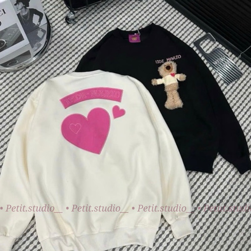 ÁO SWEATER 13 DE M@RZE THÊU KÈM GẤU - HÀNG QUẢNG CHÂU