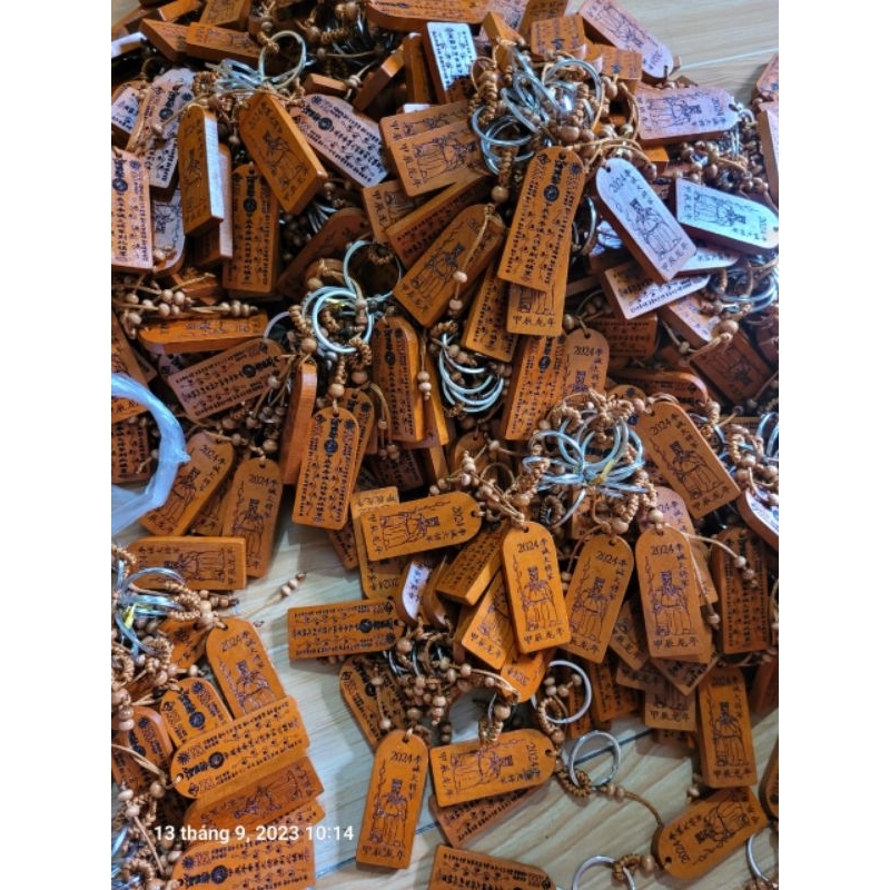 MÓC KHÓA THÁI TUẾ GỖ đào 2024 giải hạn bình an