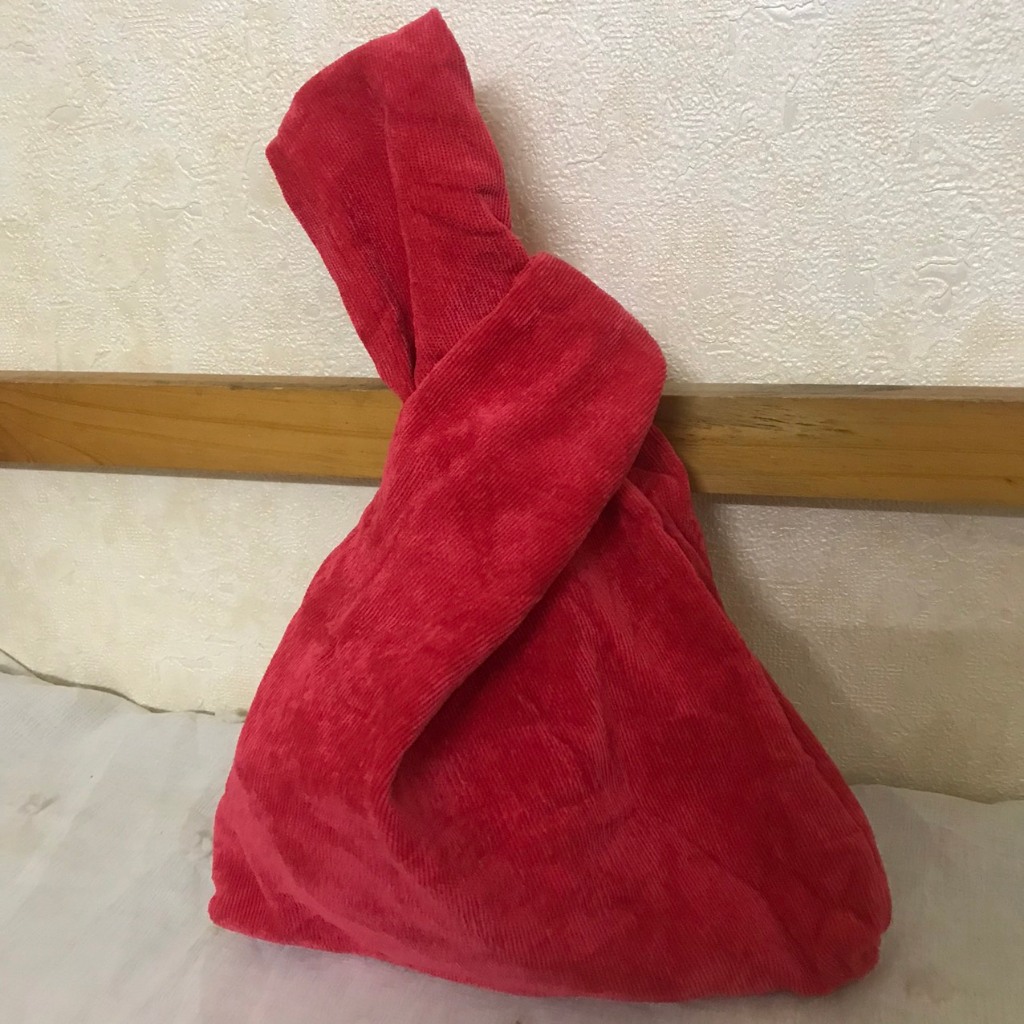 Túi cầm tay kiểu lạ vải nhung